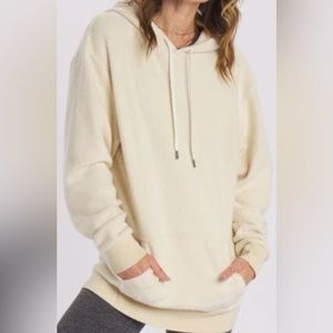 Feat BlanketBlend Hoodie. Only tried on and washed…perfect condition!